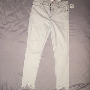 No boundaries sculpt skinny bleach wash jeans